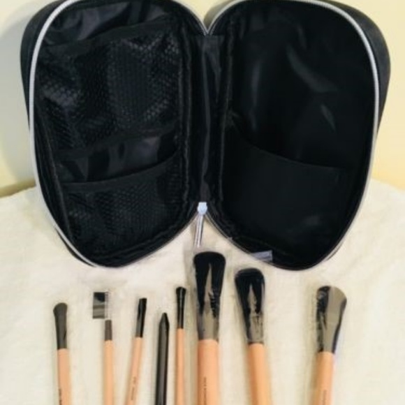 beauticontrol Other - NEW BeautiControl professional makeup brushes